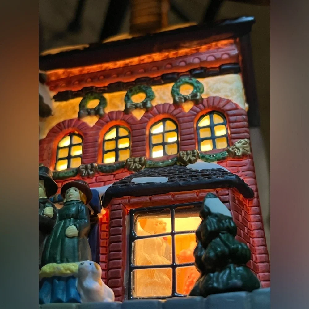 LIGHTED Christmas Porcelain Victorian Village WEDDING GALLERY Building